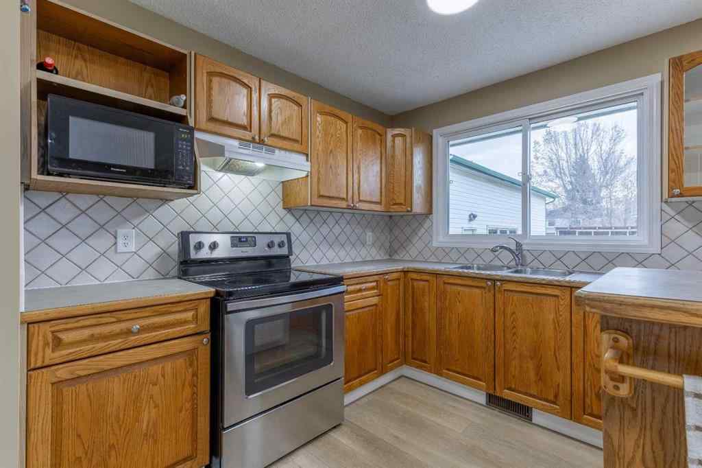 MLS&reg; # A2269640 - 1001 19A Avenue  in NONE Coaldale, Residential Open Houses