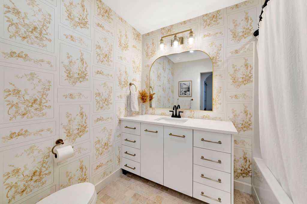 MLS&reg; # A2269649 - 1302 59B Avenue  in Lakeside Lloydminster, Residential Open Houses