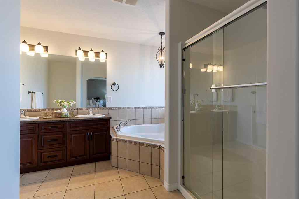 MLS&reg; # A2269651 - 331 Stratton Road SE in SE Southridge Medicine Hat, Residential Open Houses