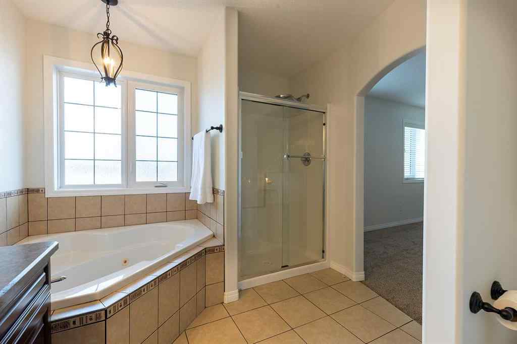 MLS&reg; # A2269651 - 331 Stratton Road SE in SE Southridge Medicine Hat, Residential Open Houses