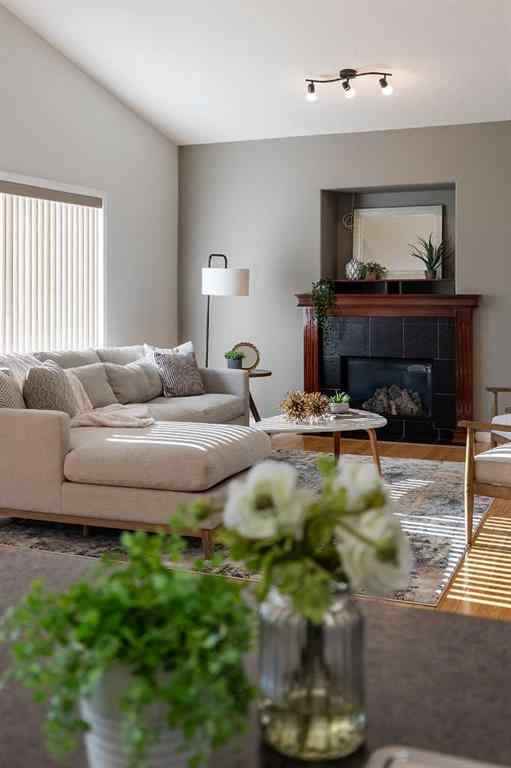 MLS&reg; # A2269651 - 331 Stratton Road SE in SE Southridge Medicine Hat, Residential Open Houses