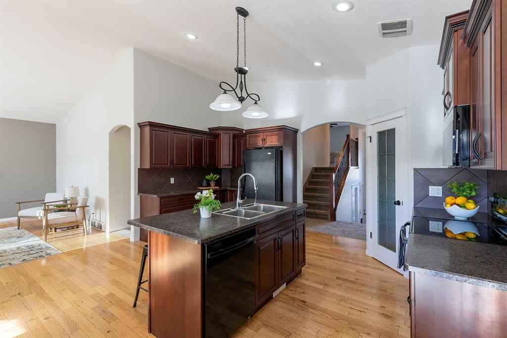 MLS&reg; # A2269651 - 331 Stratton Road SE in SE Southridge Medicine Hat, Residential Open Houses