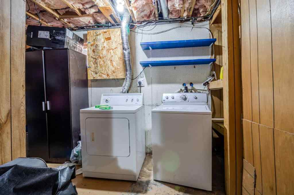 MLS&reg; # A2269656 - 4011 53 Avenue  in Southwest Innisfail Innisfail, Residential Open Houses