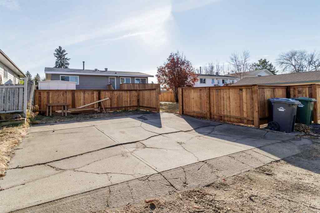 MLS&reg; # A2269656 - 4011 53 Avenue  in Southwest Innisfail Innisfail, Residential Open Houses