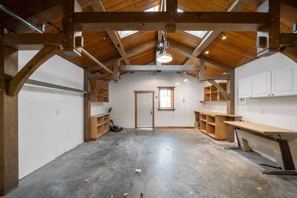 MLS® A2269657 - 207 31 Avenue NW in Tuxedo Park Calgary, Residential