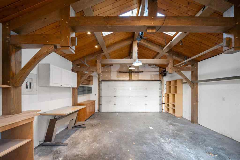 MLS® A2269657 - 207 31 Avenue NW in Tuxedo Park Calgary, Residential