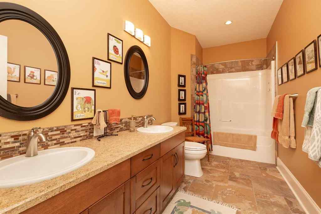 MLS® A2269658 - 124 Canyoncrest Point W in The Canyons Lethbridge, Residential