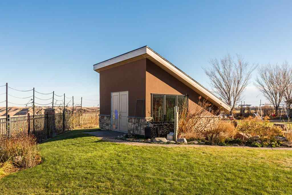 MLS® A2269658 - 124 Canyoncrest Point W in The Canyons Lethbridge, Residential