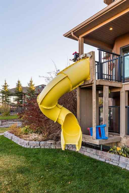 MLS® A2269658 - 124 Canyoncrest Point W in The Canyons Lethbridge, Residential