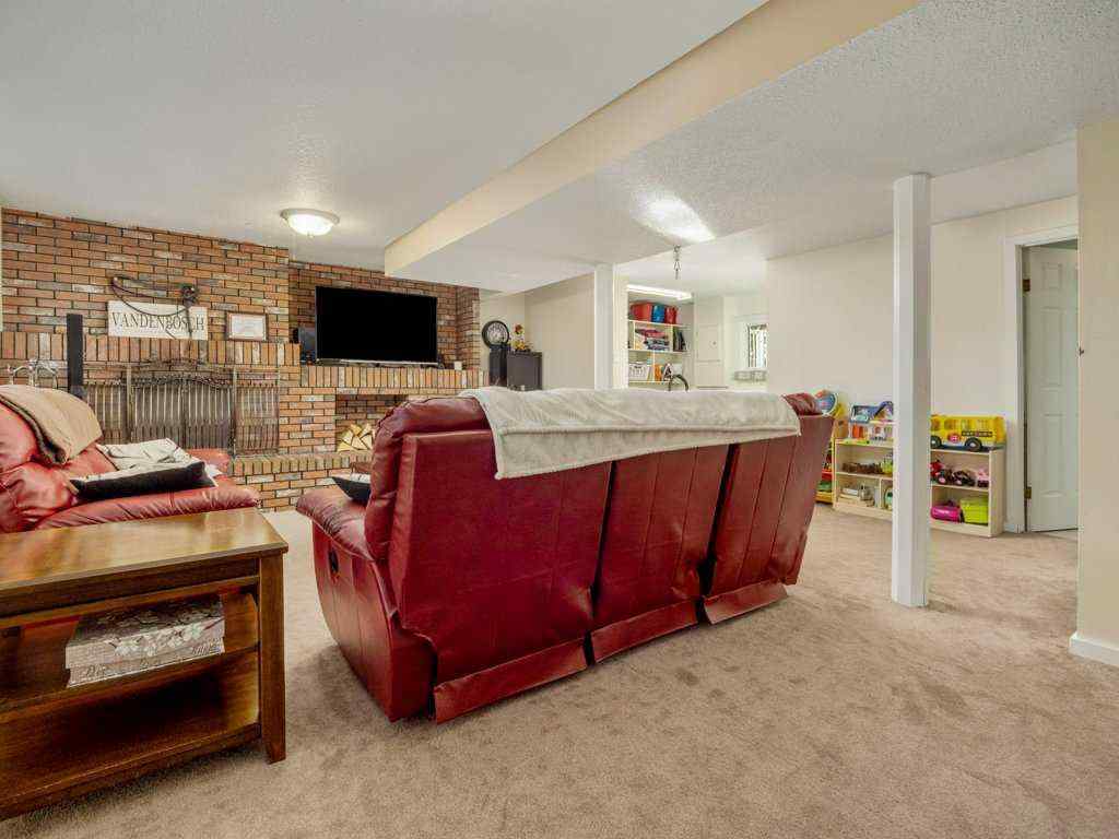 MLS&reg; # A2269669 - 33 1 Street N in NONE Orton, Residential Open Houses