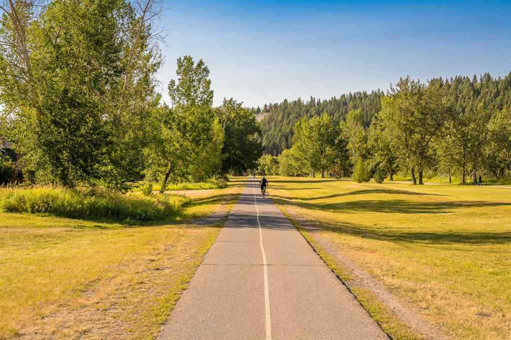 MLS&reg; # A2269679 - Unit #305 145 Point Drive NW in Point McKay Calgary, Residential Open Houses