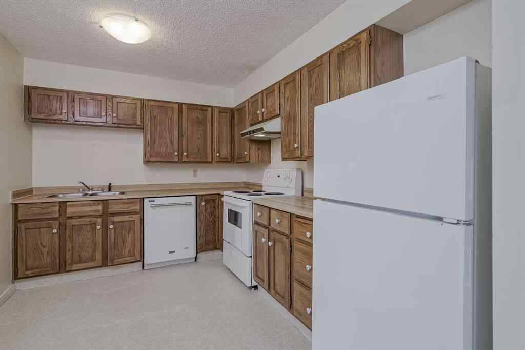 MLS&reg; # A2269679 - Unit #305 145 Point Drive NW in Point McKay Calgary, Residential Open Houses