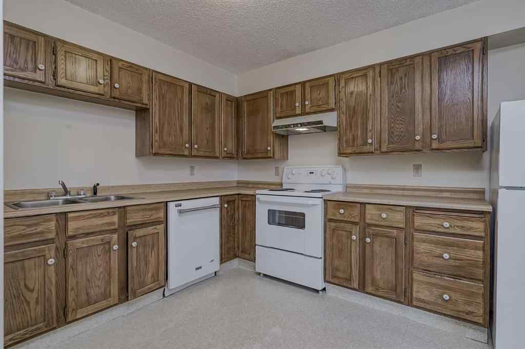 MLS&reg; # A2269679 - Unit #305 145 Point Drive NW in Point McKay Calgary, Residential Open Houses