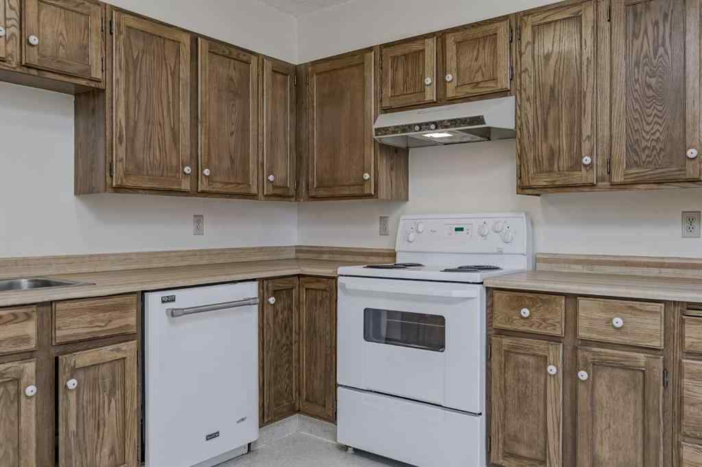 MLS&reg; # A2269679 - Unit #305 145 Point Drive NW in Point McKay Calgary, Residential Open Houses