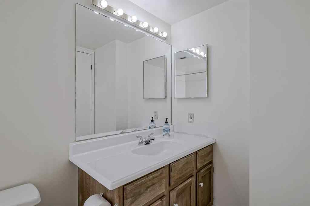 MLS&reg; # A2269679 - Unit #305 145 Point Drive NW in Point McKay Calgary, Residential Open Houses