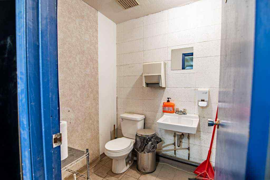 MLS&reg; # A2269686 - Unit #13 7428 49 Avenue  in Northlands Industrial Park Red Deer, Commercial Open Houses