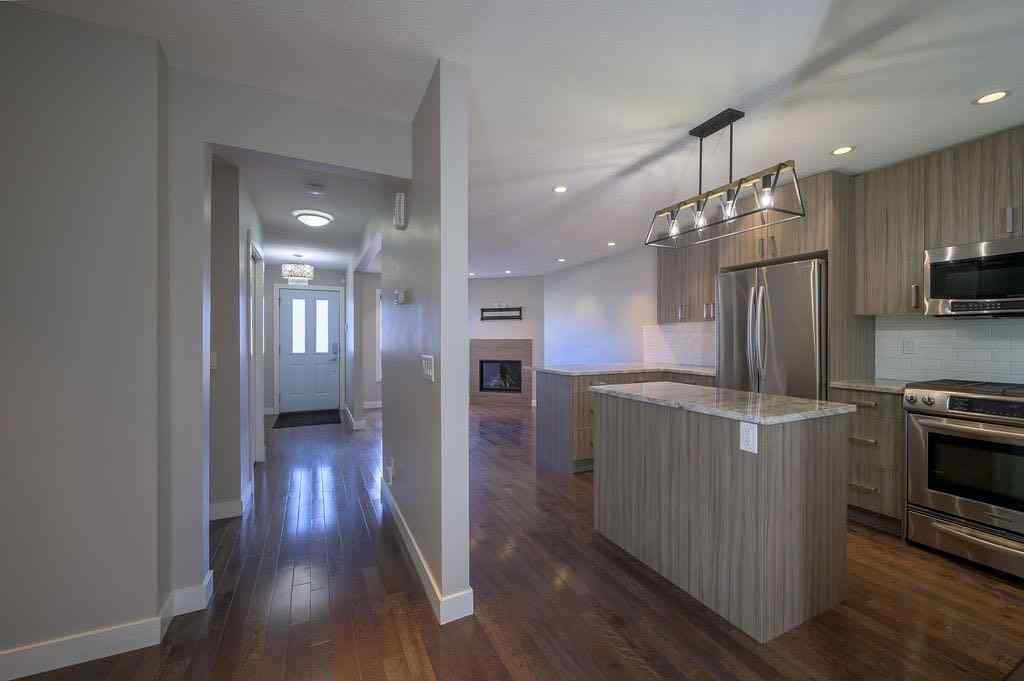 MLS&reg; # A2269693 - 2805 16 Street SW in South Calgary Calgary, Residential Open Houses