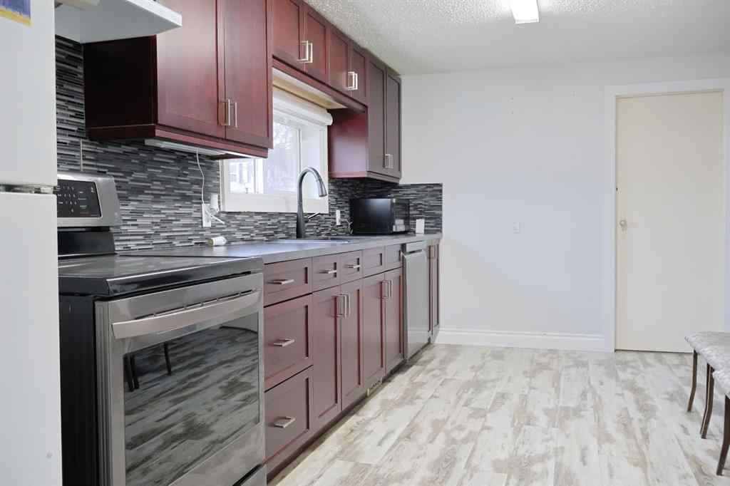 MLS&reg; # A2269694 - 106 3 Avenue E in NONE Oyen, Residential Open Houses