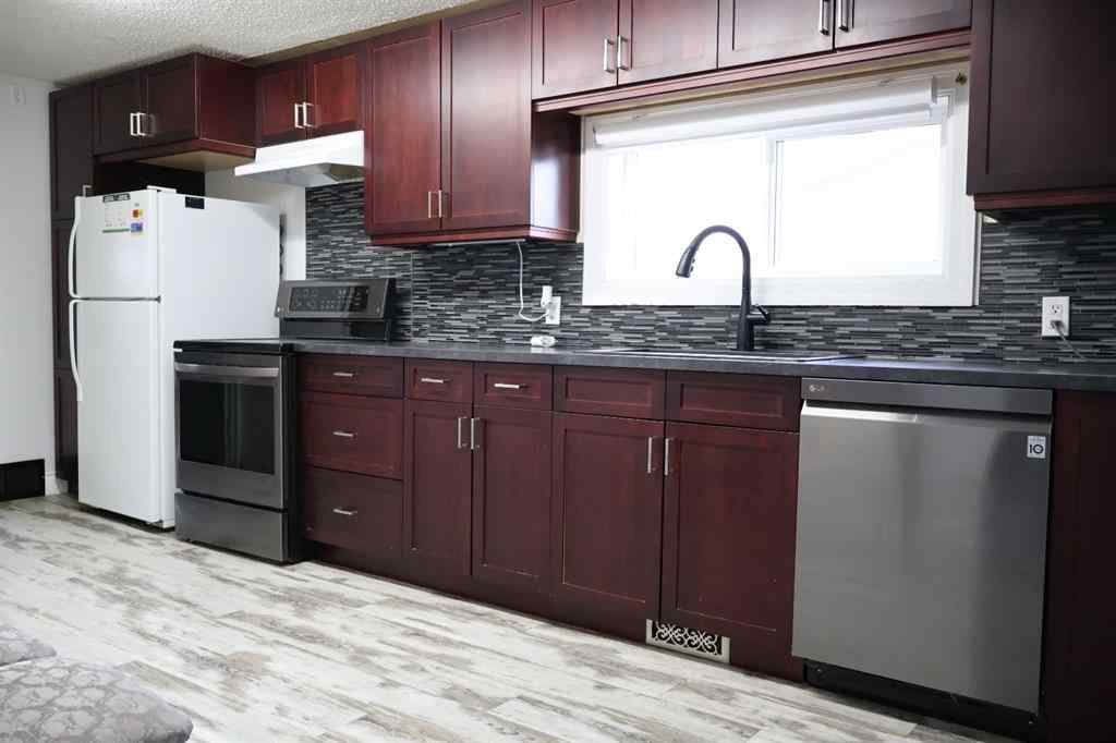 MLS&reg; # A2269694 - 106 3 Avenue E in NONE Oyen, Residential Open Houses