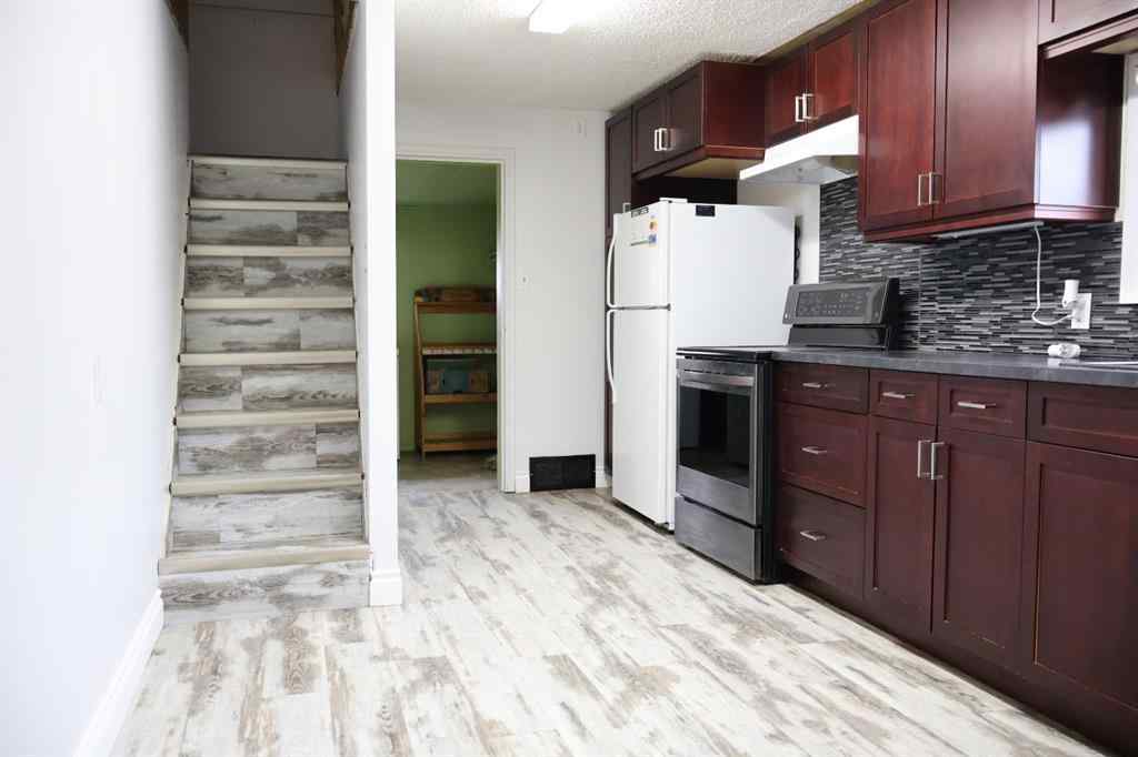 MLS&reg; # A2269694 - 106 3 Avenue E in NONE Oyen, Residential Open Houses