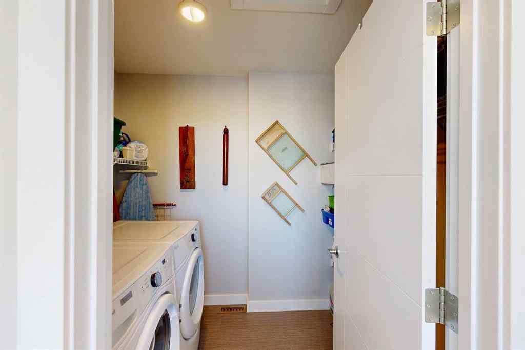 MLS® A2269695 - 102 Drake Landing Wynd  in Drake Landing Okotoks, Residential