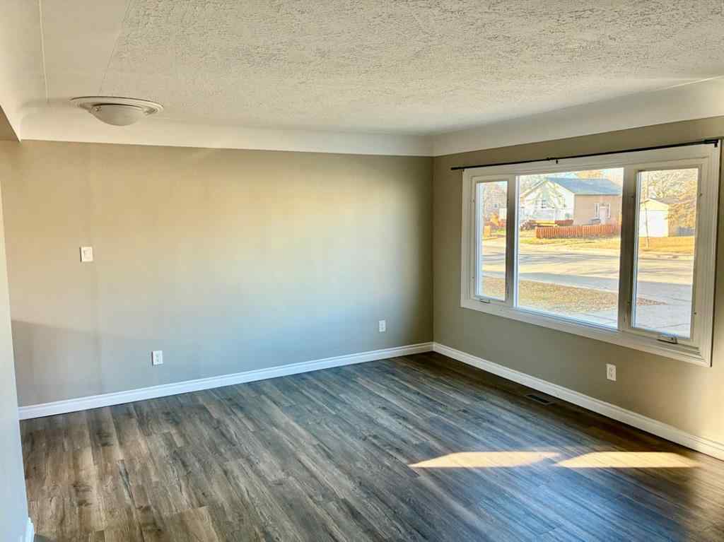 MLS&reg; # A2269701 - 10113 108 Avenue  in Avondale Grande Prairie, Residential Open Houses