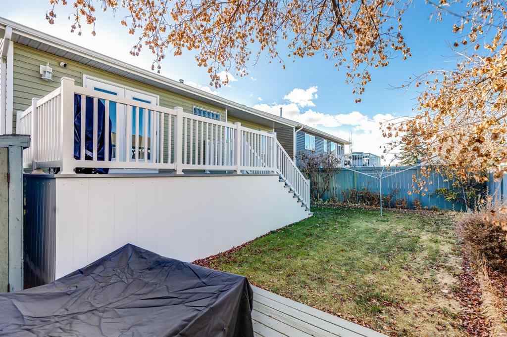 MLS® A2269704 - 1808 Meadowbrook Gate SE in Meadowbrook Airdrie, Residential