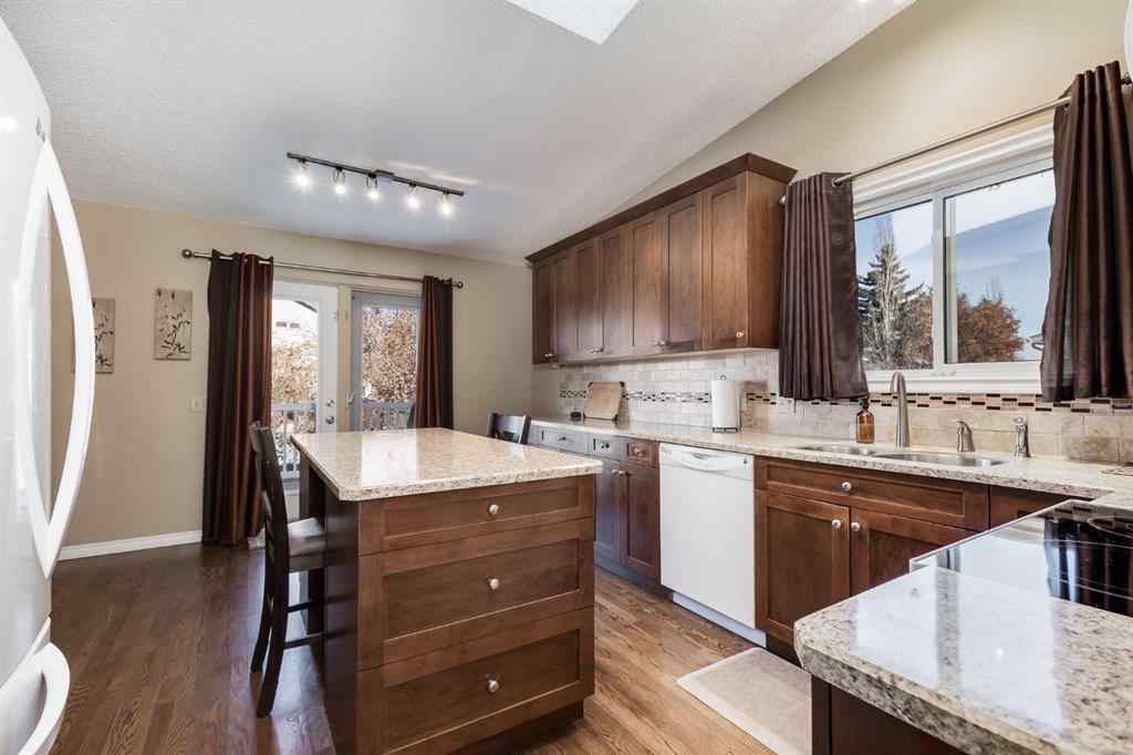 MLS® A2269704 - 1808 Meadowbrook Gate SE in Meadowbrook Airdrie, Residential