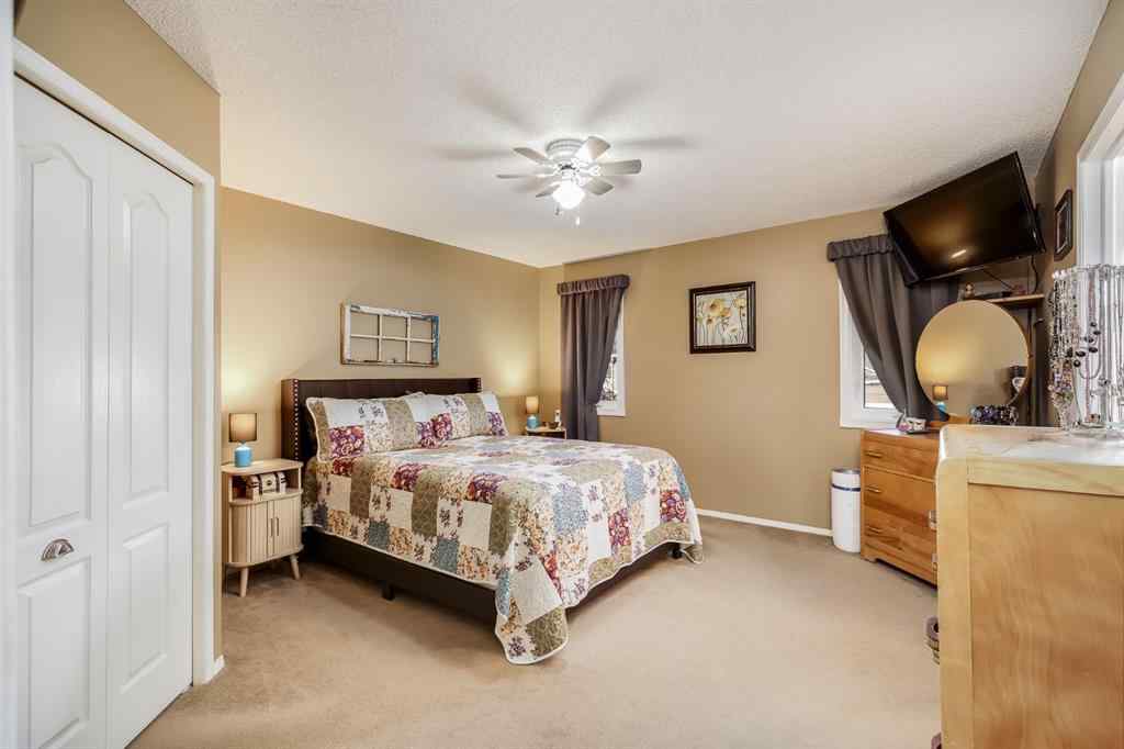 MLS® A2269704 - 1808 Meadowbrook Gate SE in Meadowbrook Airdrie, Residential