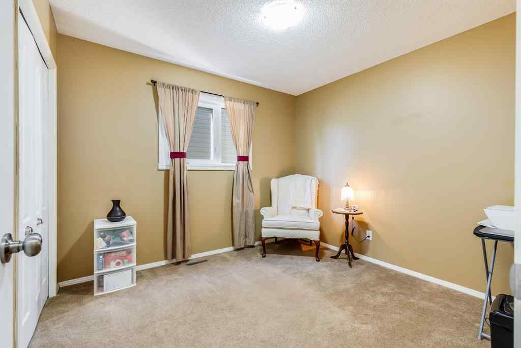 MLS® A2269704 - 1808 Meadowbrook Gate SE in Meadowbrook Airdrie, Residential