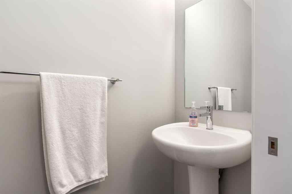 MLS® # A2269707 - 604 Monterey Drive SE in Montrose High River, Residential Open Houses