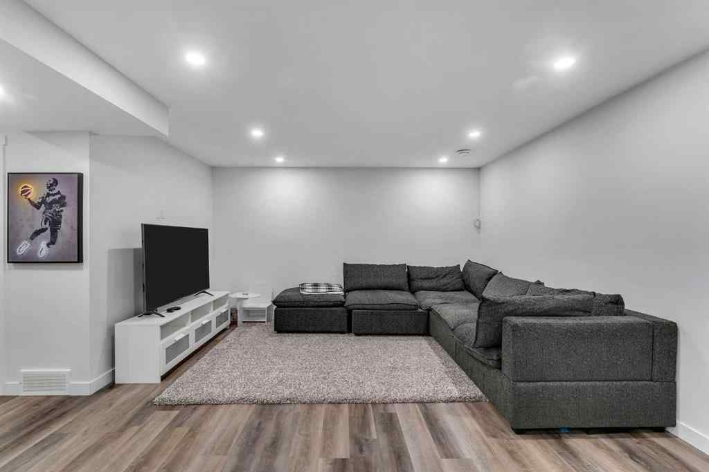 MLS® A2269708 - 39 Savanna Way NE in Saddle Ridge Calgary, Residential