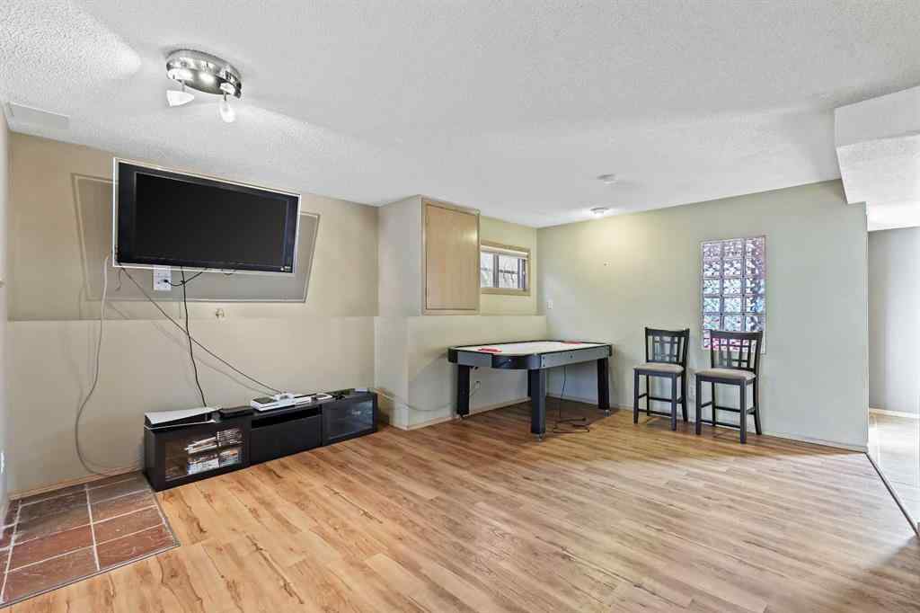 MLS® A2269714 - 57 Shannon Circle SW in Shawnessy Calgary, Residential