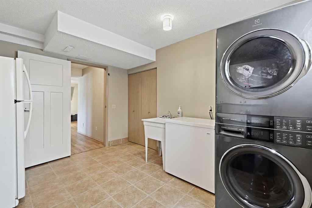 MLS® A2269714 - 57 Shannon Circle SW in Shawnessy Calgary, Residential