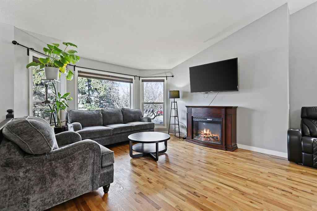 MLS® A2269714 - 57 Shannon Circle SW in Shawnessy Calgary, Residential