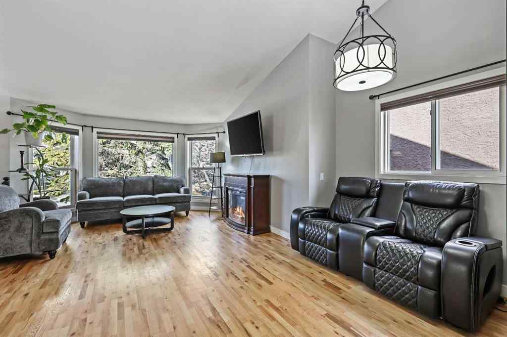 MLS® A2269714 - 57 Shannon Circle SW in Shawnessy Calgary, Residential