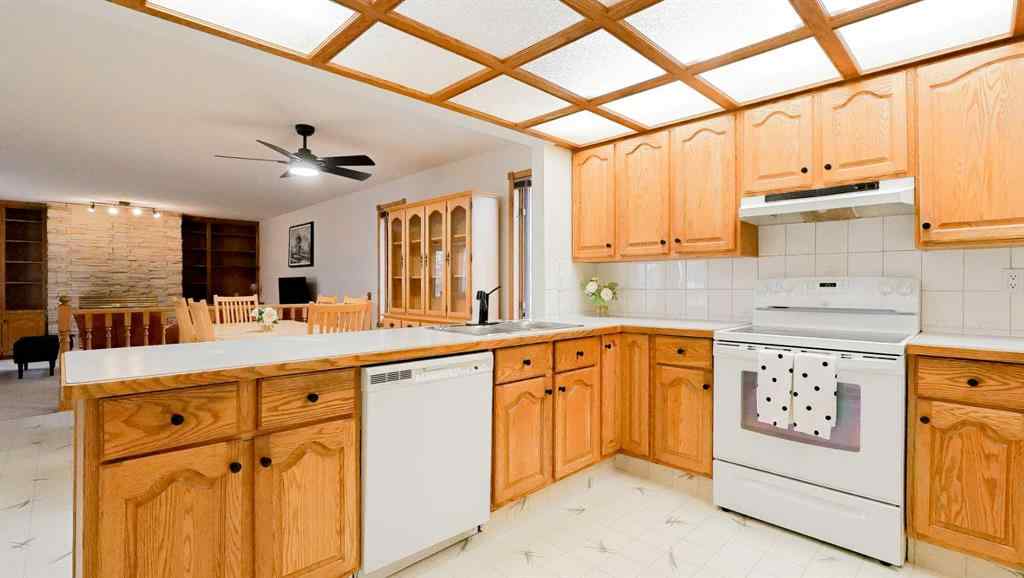 MLS&reg; # A2269731 - 2158 Hawke Crescent NE in Northeast Crescent Heights Medicine Hat, Residential Open Houses