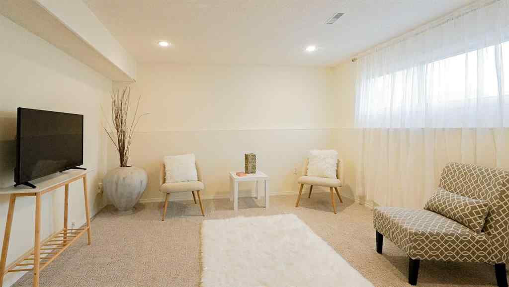 MLS&reg; # A2269731 - 2158 Hawke Crescent NE in Northeast Crescent Heights Medicine Hat, Residential Open Houses