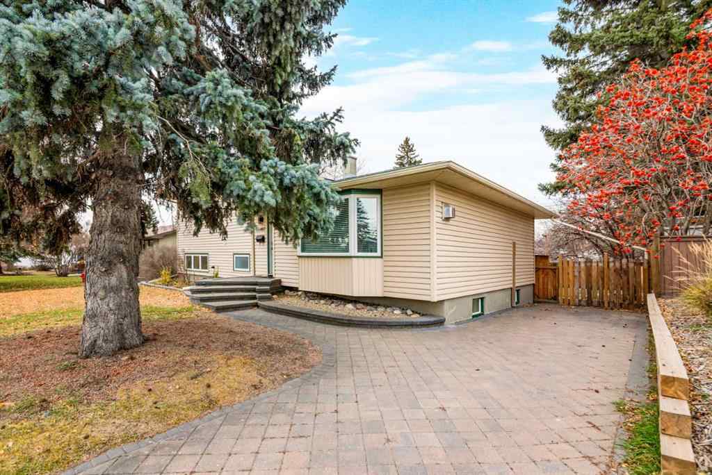 MLS® A2269733 - 6407 Lombardy Crescent SW in North Glenmore Park Calgary, Residential