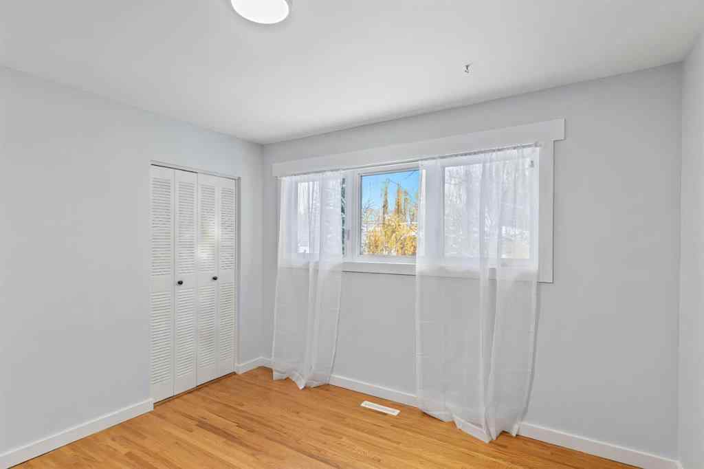 MLS® A2269733 - 6407 Lombardy Crescent SW in North Glenmore Park Calgary, Residential