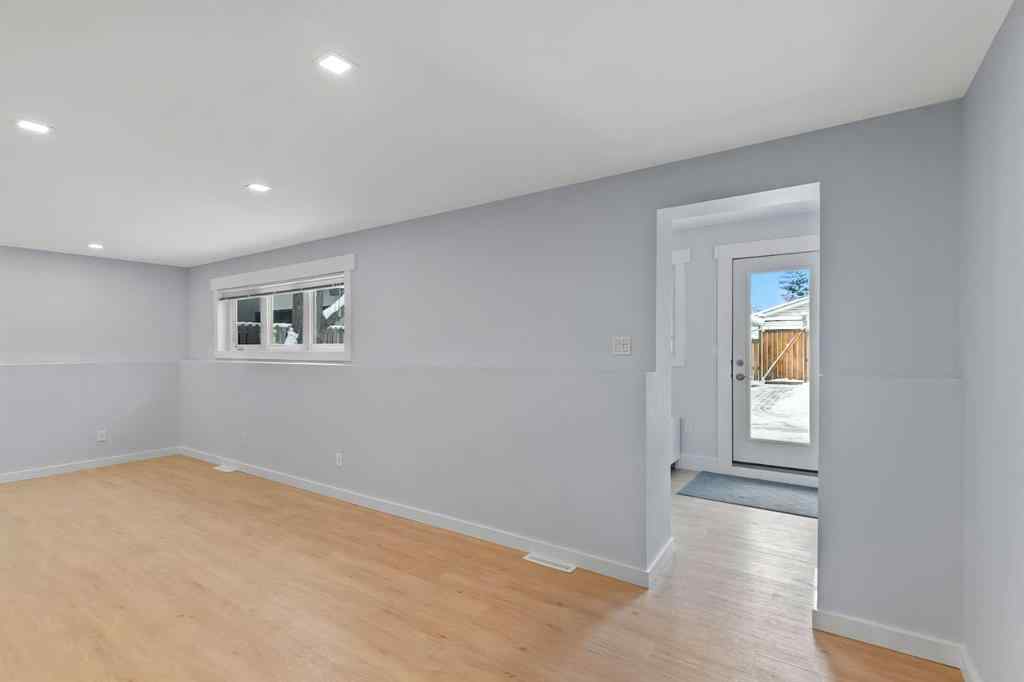 MLS® A2269733 - 6407 Lombardy Crescent SW in North Glenmore Park Calgary, Residential