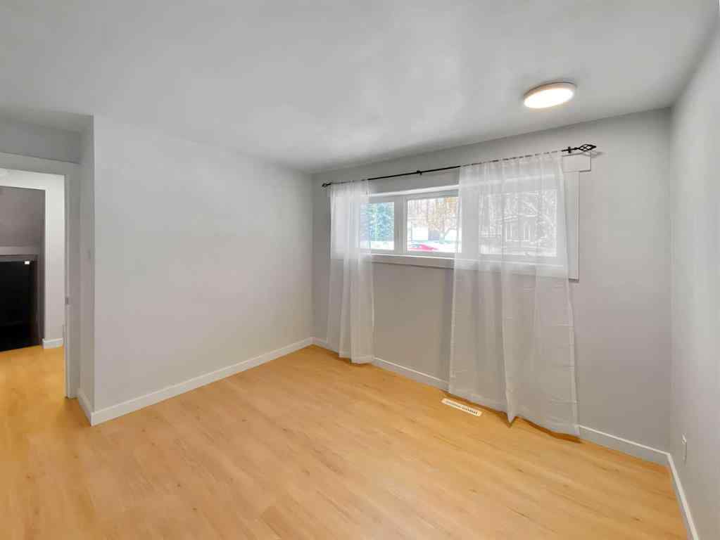 MLS® A2269733 - 6407 Lombardy Crescent SW in North Glenmore Park Calgary, Residential