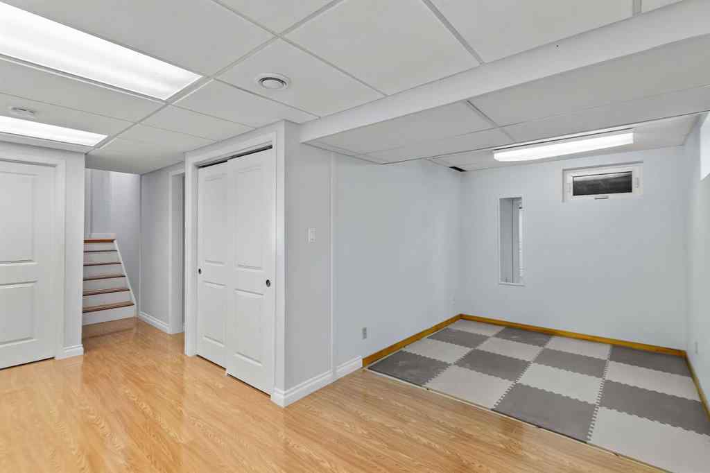 MLS® A2269733 - 6407 Lombardy Crescent SW in North Glenmore Park Calgary, Residential