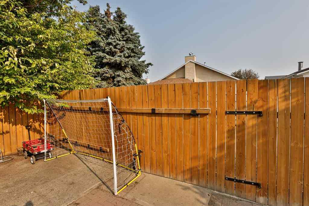 MLS&reg; # A2269749 - 5831 46A Street  in NONE Taber, Residential Open Houses