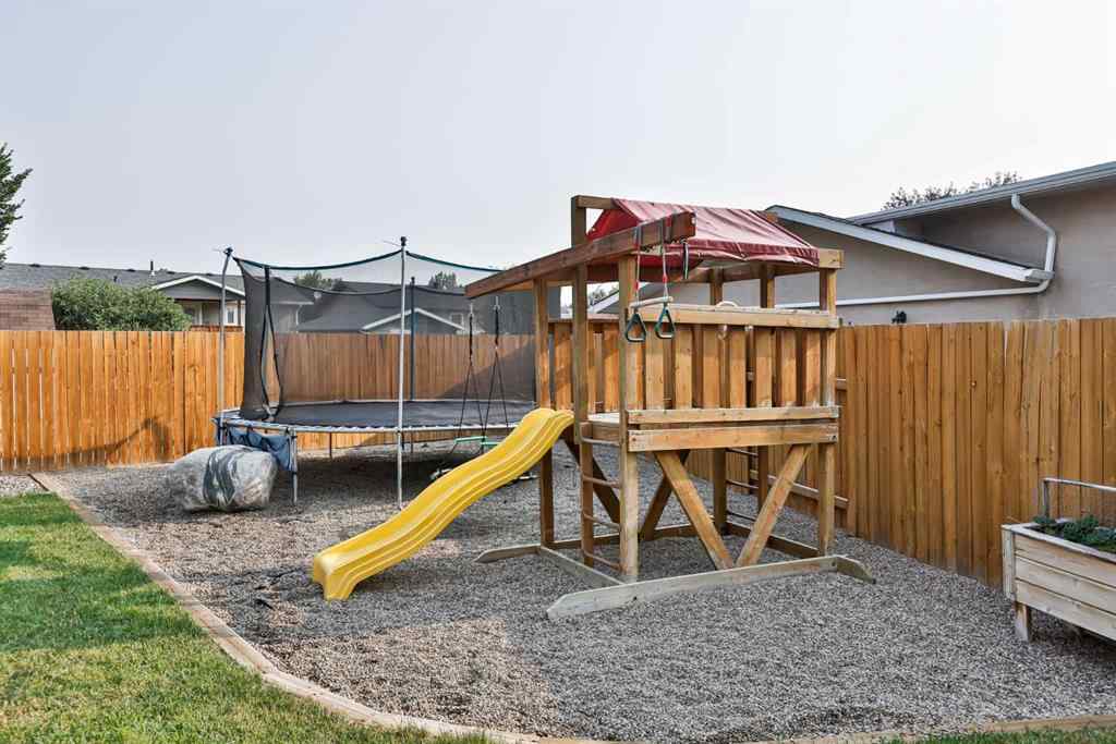 MLS&reg; # A2269749 - 5831 46A Street  in NONE Taber, Residential Open Houses