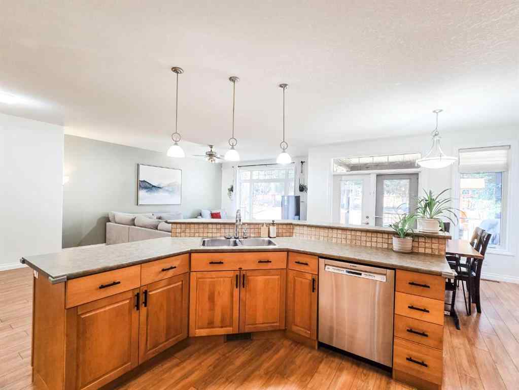 MLS&reg; # A2269757 - 5618 16 Avenue  in Edson Edson, Residential Open Houses