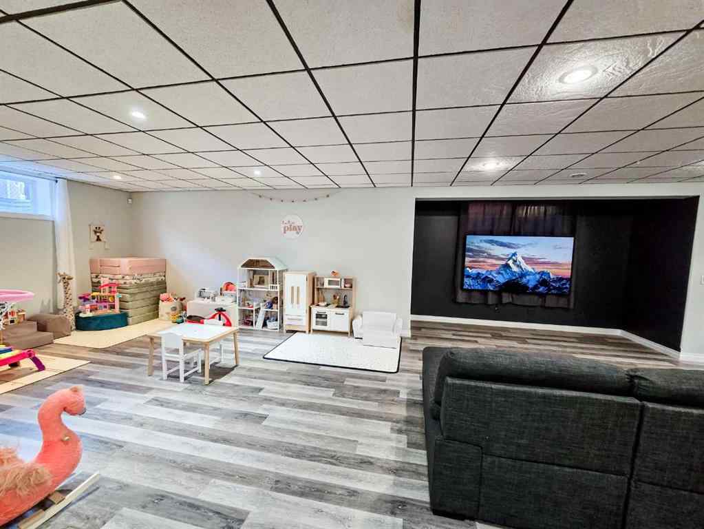 MLS&reg; # A2269757 - 5618 16 Avenue  in Edson Edson, Residential Open Houses