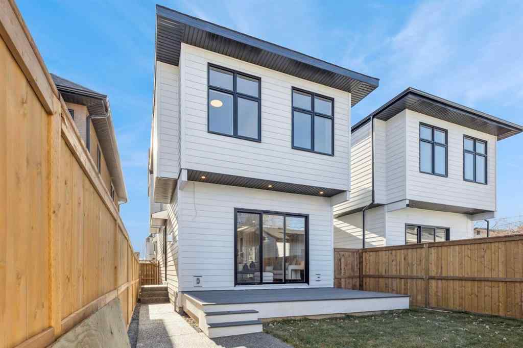 MLS® A2269763 - 1726 19 Avenue NW in Capitol Hill Calgary, Residential