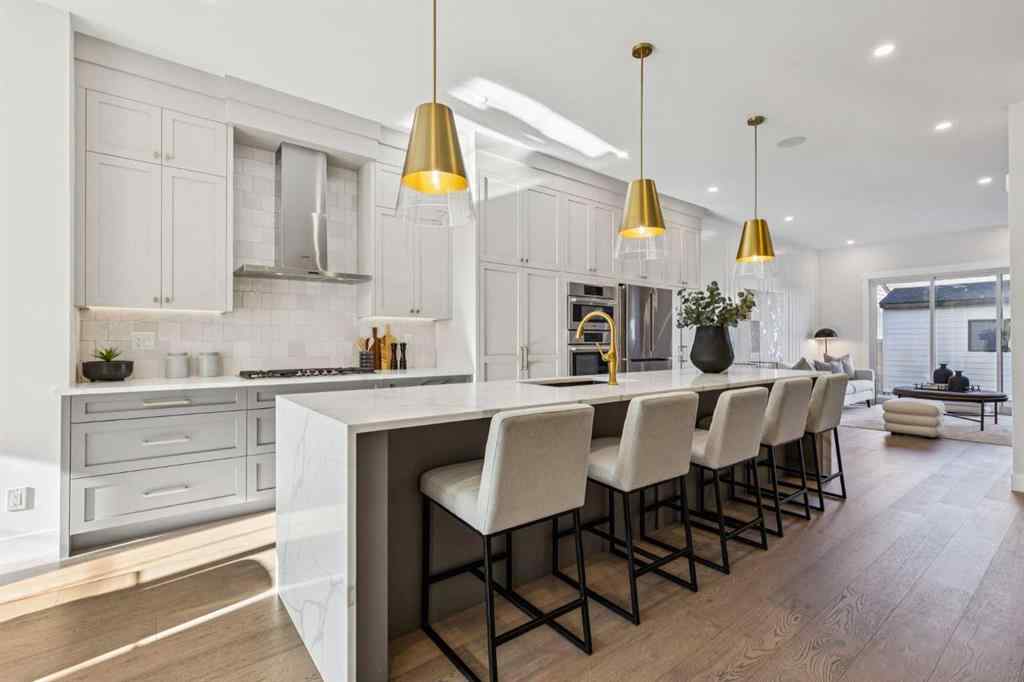 MLS® A2269763 - 1726 19 Avenue NW in Capitol Hill Calgary, Residential