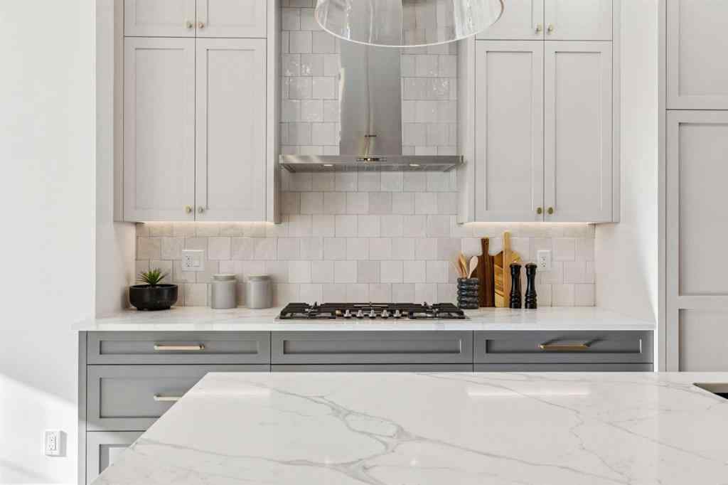 MLS® A2269763 - 1726 19 Avenue NW in Capitol Hill Calgary, Residential